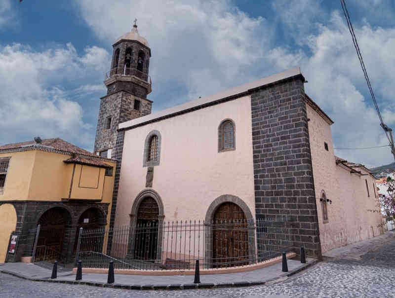 Tenerife 155 - La Orotava - antiguo convento de Santo Domingo de Guzman e iglesia de Santo Domingo.jpg